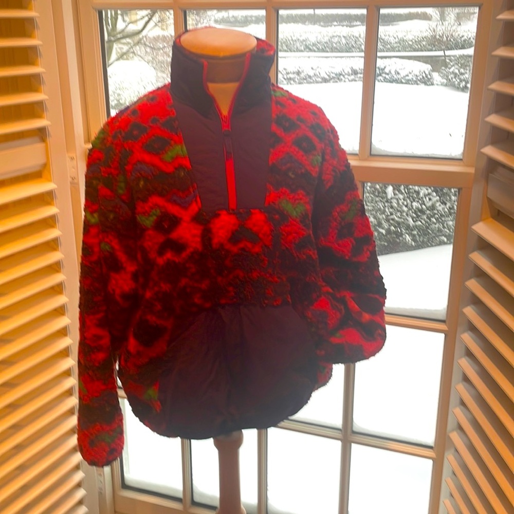 Urban outfitter Faux Sherpa 1/4 zip.  Like new